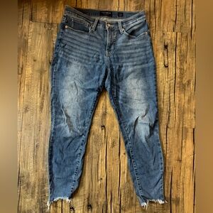 Lucky Brand mid rise skinny Ava Jean. Size 6/28.
